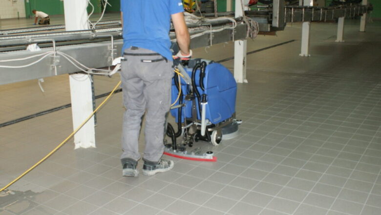 Czy maszynowe układanie płytek to dobry pomysł?