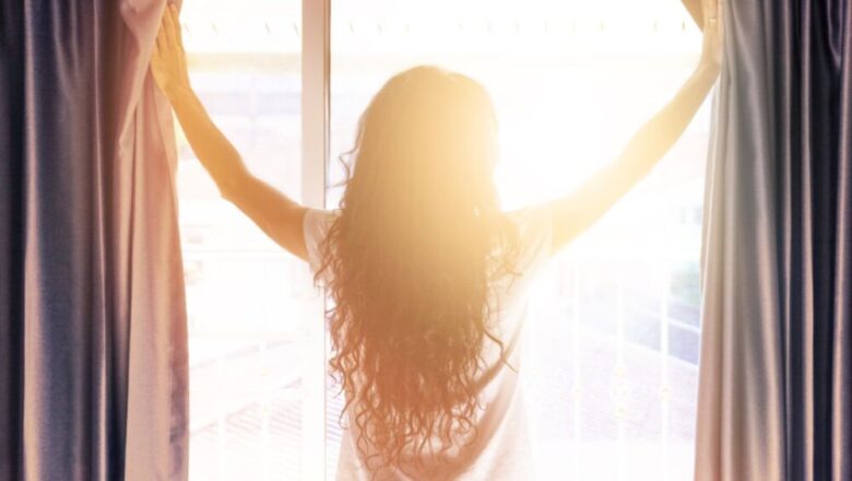 Porównanie ofert producentów zasłon – na co zwrócić uwagę przy wyborze?