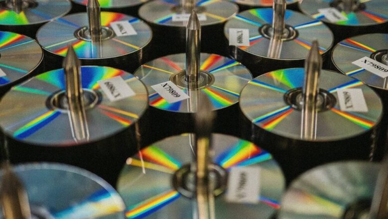 Tłoczenie płyt CD w erze cyfrowej – jak znaleźć równowagę między tradycją a nowoczesnością?