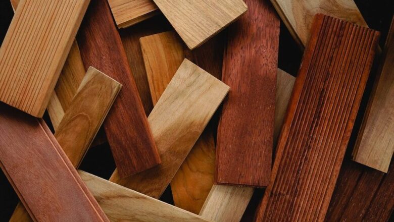 Renowacja drewnianego parkietu czy układanie nowej podłogi?