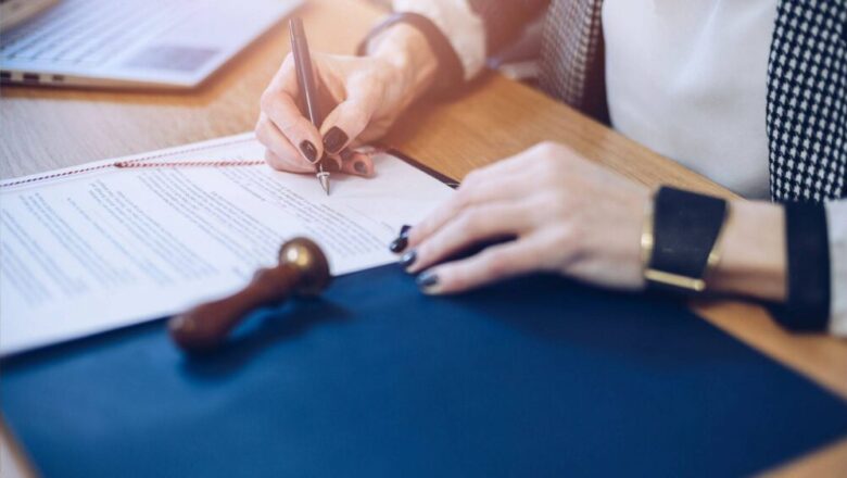 Notariusz a umowy przedmałżeńskie: Bezpieczeństwo finansowe małżonków