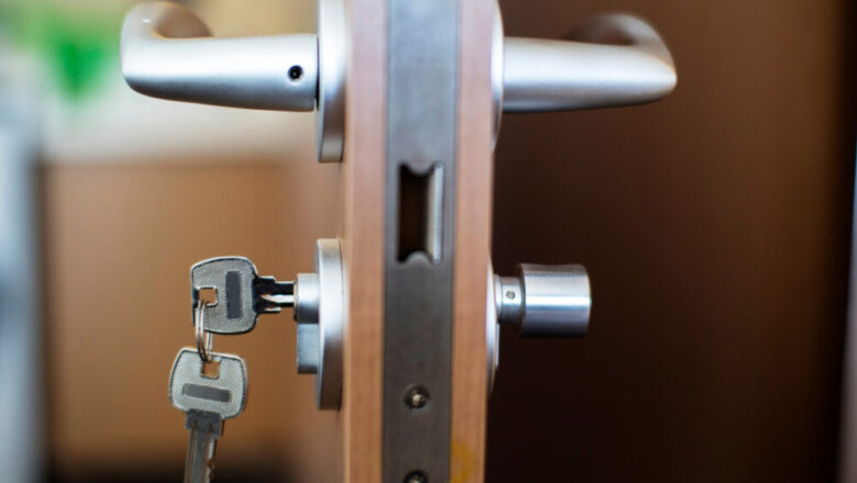 Otwieranie zamków przez ślusarza – co warto wiedzieć?