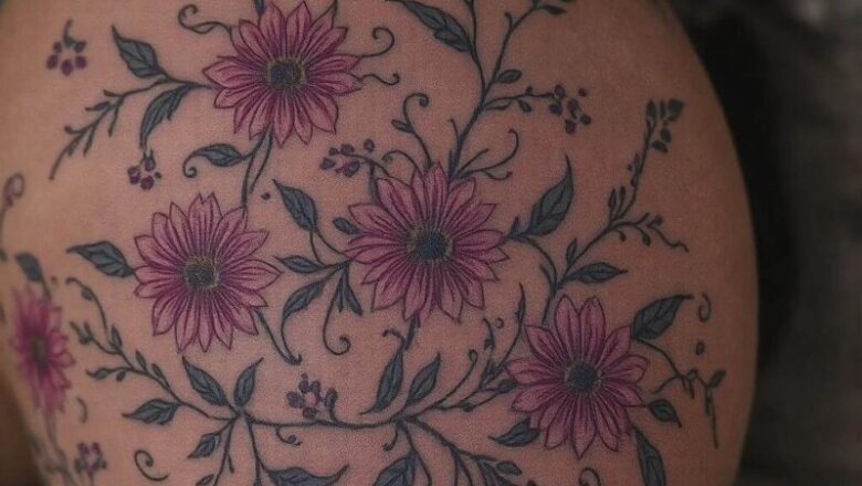 Nowy tatuaż – jak długo nosić folię po zabiegu?